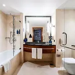 Radisson Blu Ξενοδοχείο 5*