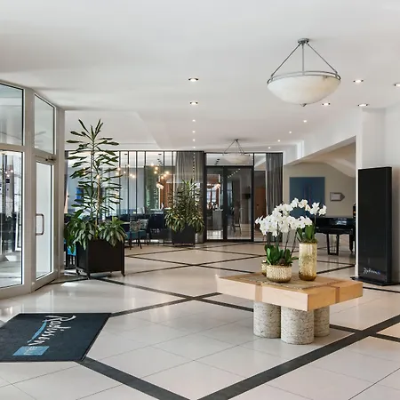 Готель Radisson Blu 5*